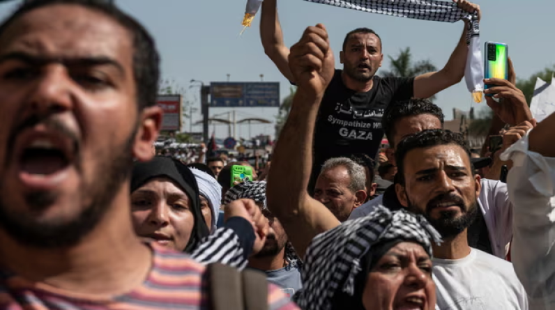 مترجم | الحرب على غزة تفاقم المظالم الشعبية المصرية